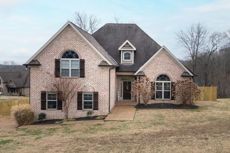 100 Mallard Pt, Lebanon, TN 37087