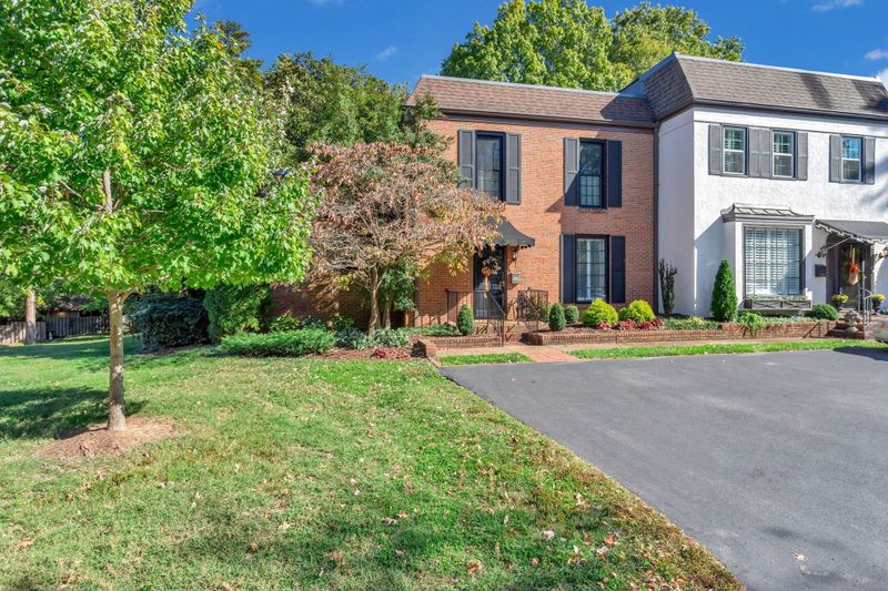 4400 Belmont Park Ter #114, Nashville, TN 37215