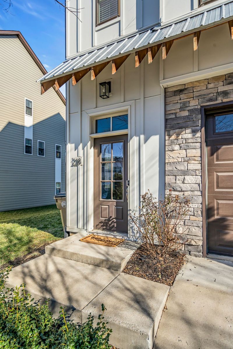 218 Stonecrest Cir, Nashville, TN 37209