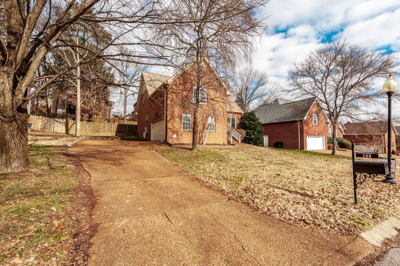 108 Ridgeview Trce, Hendersonville, TN 37075