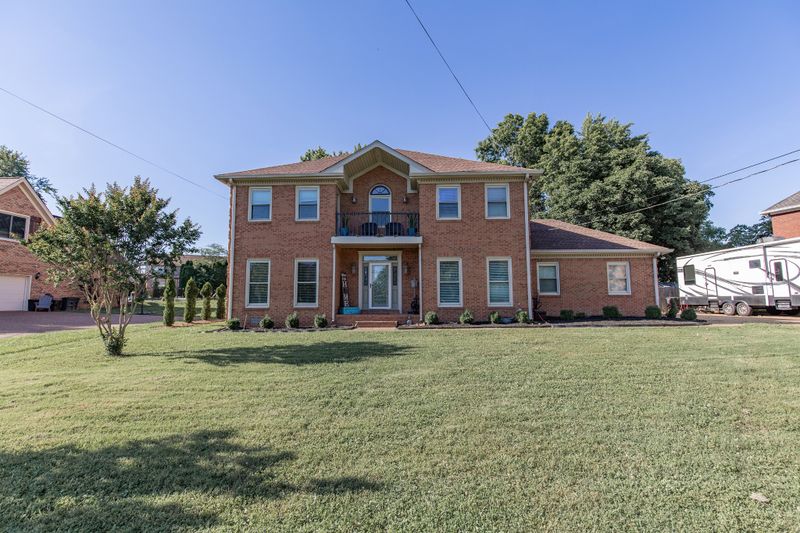 137 Hedgelawn Dr, Hendersonville, TN 37075
