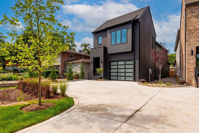 605A Fordomatic Dr, Nashville, TN 37209