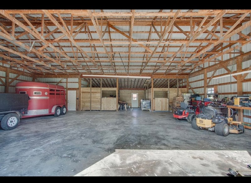 879 Tidwell Rd, Burns, TN 37029