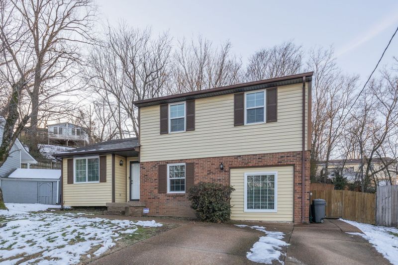 512 Barclay Square Ct, Antioch, TN 37013