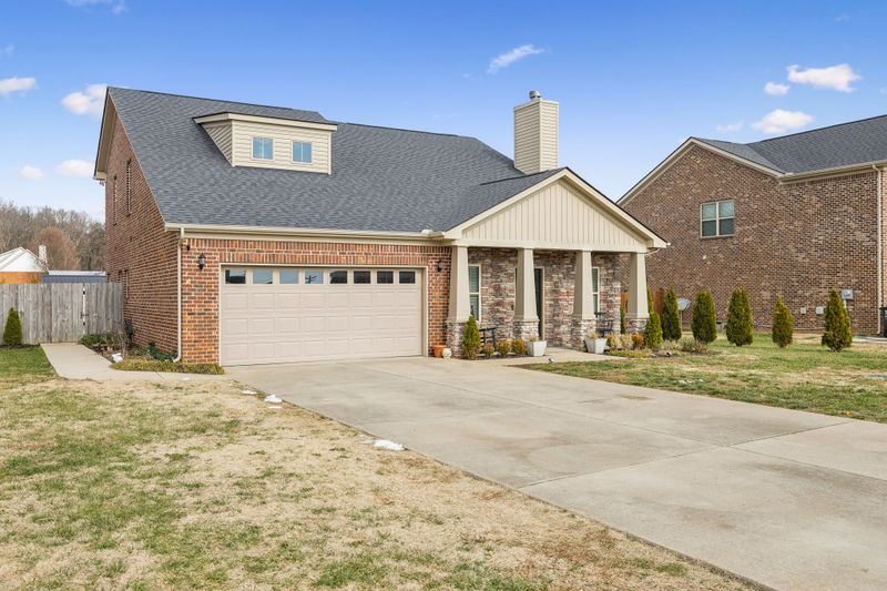 1004 Selous Dr, Murfreesboro, TN 37128
