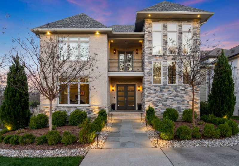 3500 Stokesmont Rd, Nashville, TN 37215