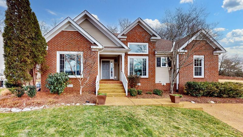 1334 Branchside Ct, Thompsons Station, TN 37179