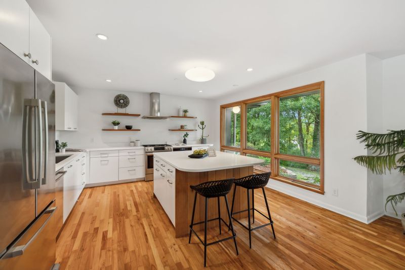 225 Brook Hollow Rd, Nashville, TN 37205