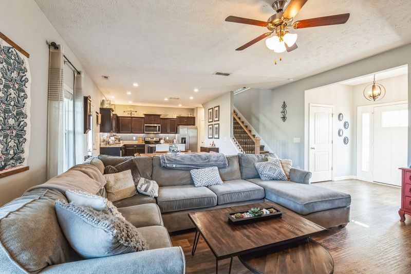 909 Latting Dr, Hermitage, TN 37076