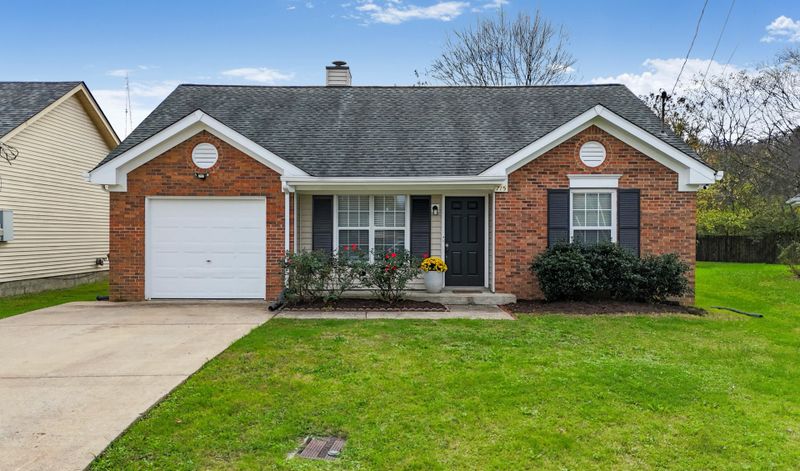 715 Maple Pl, Nashville, TN 37216