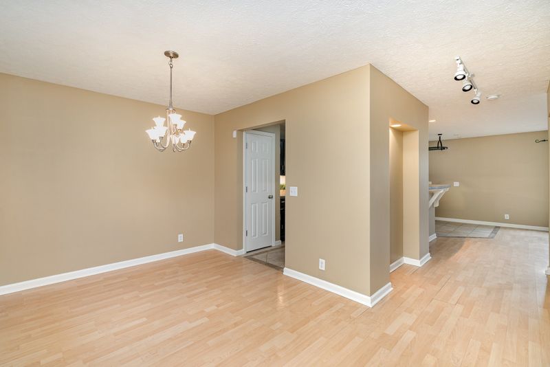 3737 Springwater Dr, Nashville, TN 37221