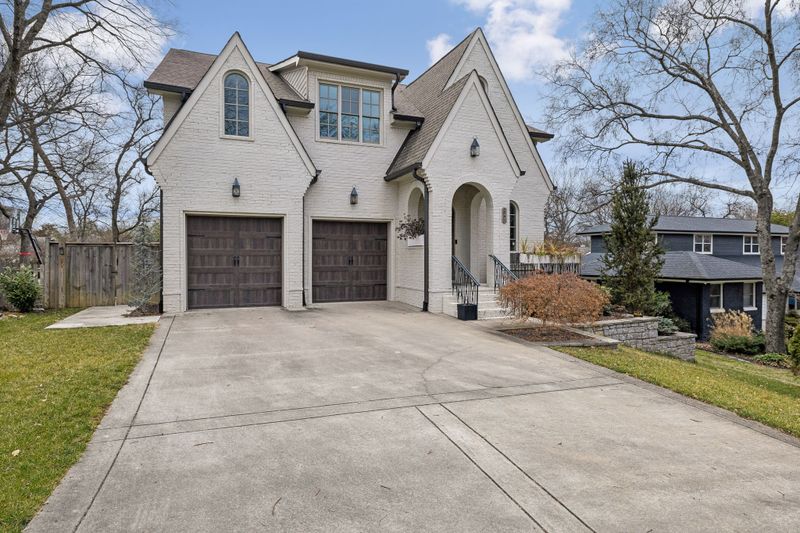 2002 Overhill Dr, Nashville, TN 37215