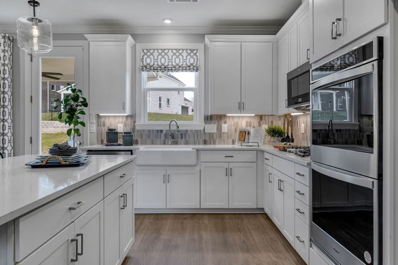 829 Cawthorn Ln, Mount Juliet, TN 37122