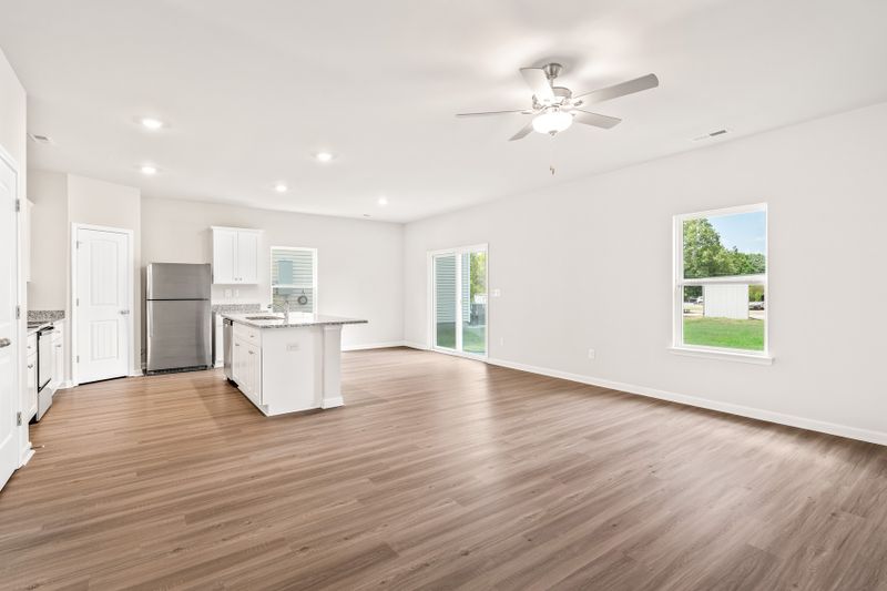 2003 Lala Loop, White Bluff, TN 37187