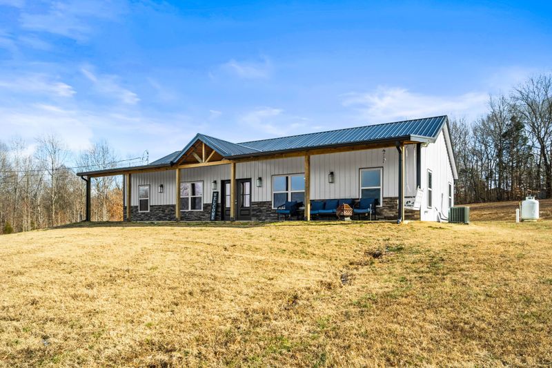 1058 Carl Perry Rd, Ashland City, TN 37015