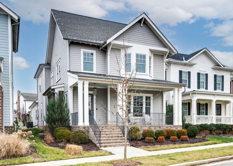 913 Dauphine St, Nashville, TN 37221