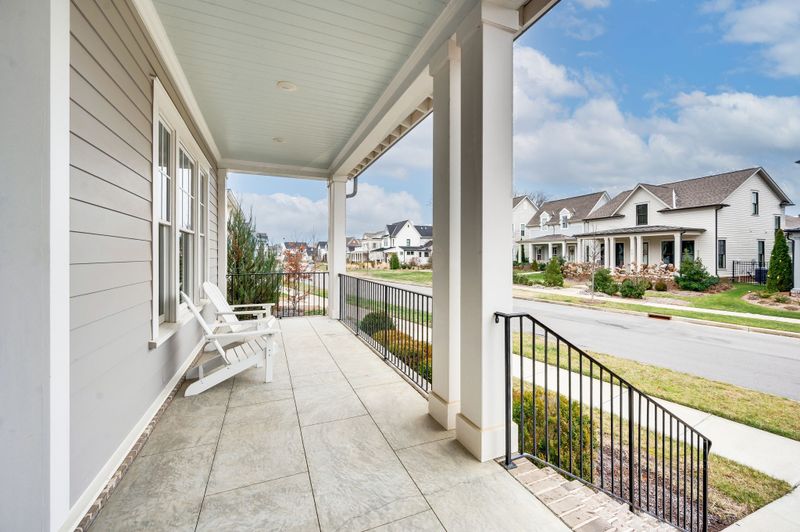 913 Dauphine St, Nashville, TN 37221