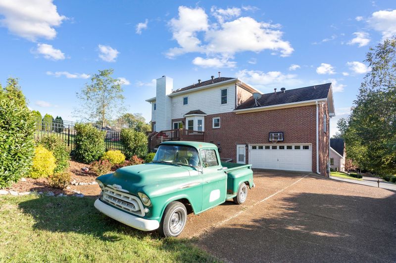 7257 River Bend Rd, Nashville, TN 37221
