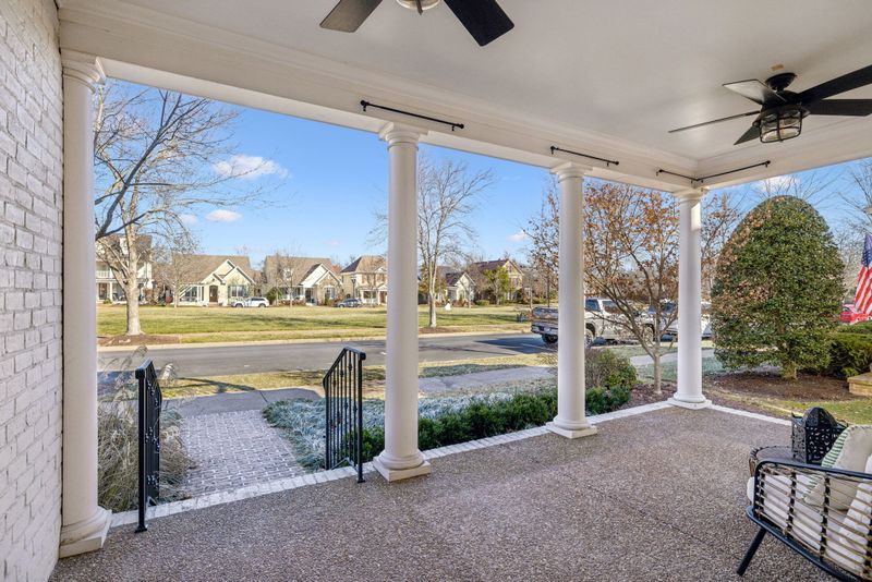 1323 Barkleigh Ln, Franklin, TN 37064