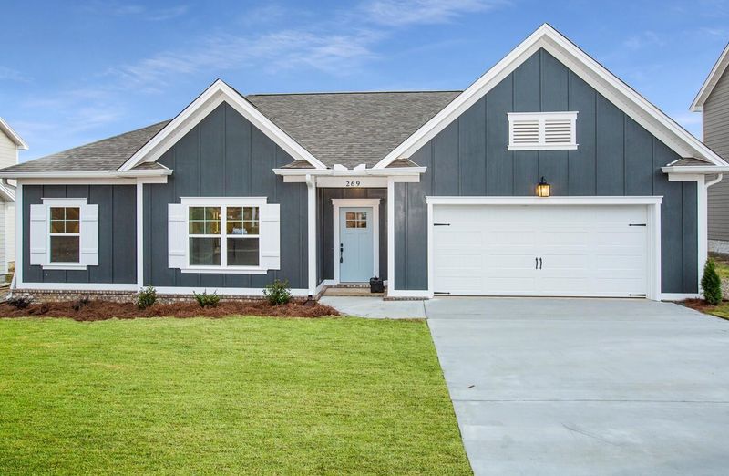 358 Winchester Dr, Fort Oglethorpe, GA 30742