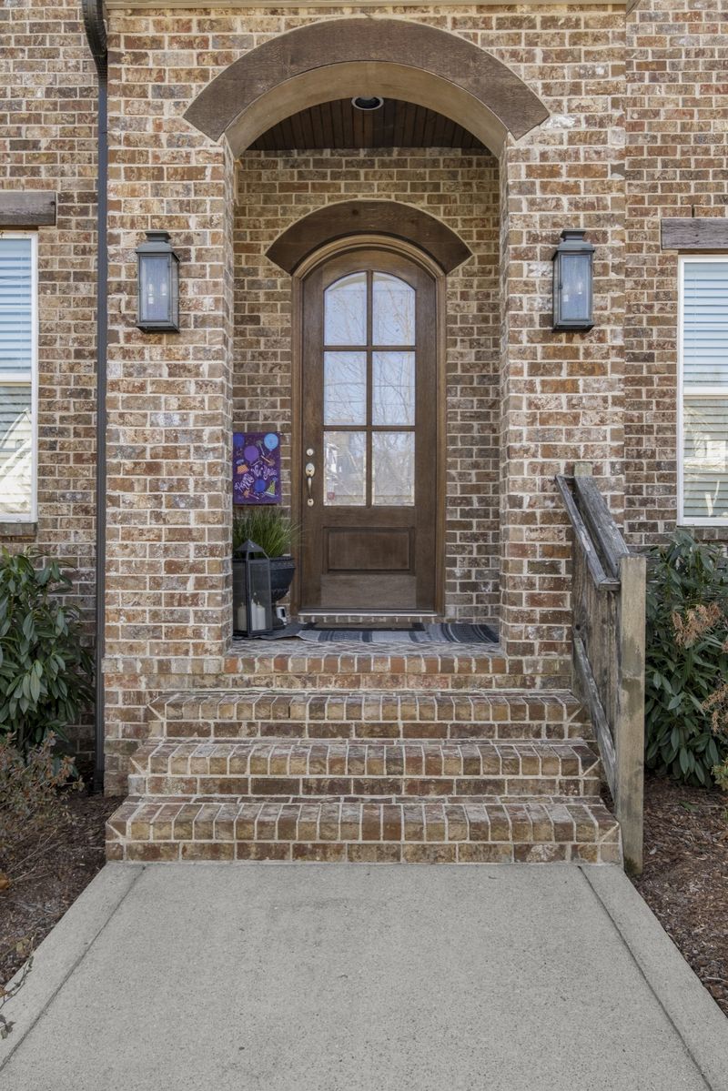 1107A Biltmore Dr, Nashville, TN 37204