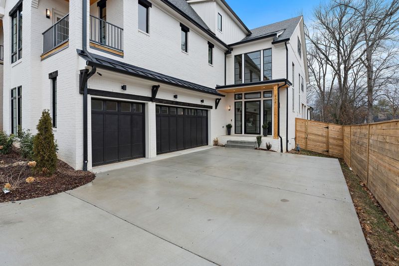 934 Battery Ln, Nashville, TN 37220