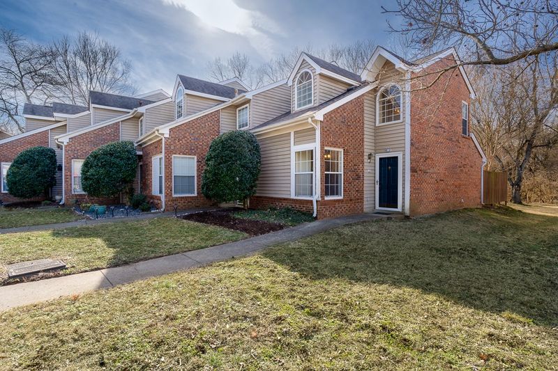359 Yorkshire Cir, Nashville, TN 37211