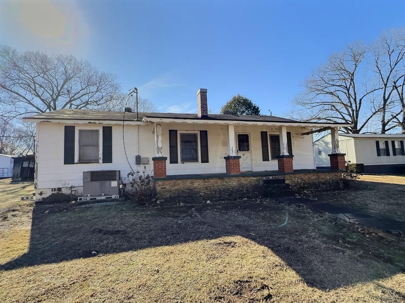 607 10th St, Bridgeport, AL 35740