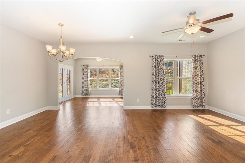 943 Cherry Grove Dr, Hendersonville, TN 37075