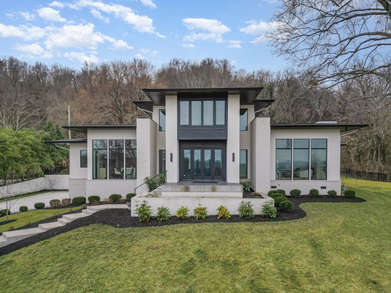 1611 Tyne Blvd, Nashville, TN 37215