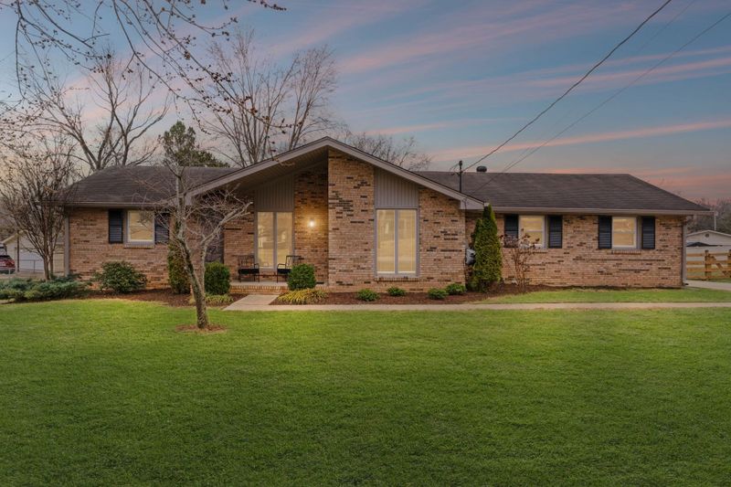 107 Willis Dr, Hendersonville, TN 37075
