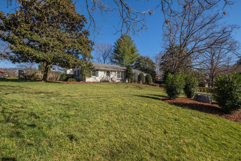 4000 Skyline Dr, Nashville, TN 37215