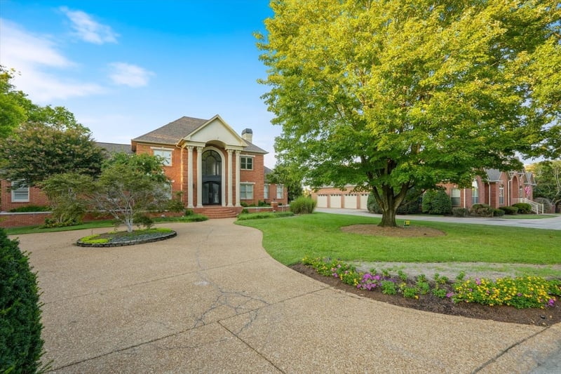 1208 Pointe Pl, Old Hickory, TN 37138