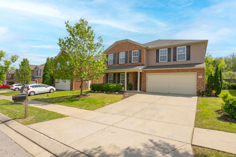 1021 Fulman Rd, Hendersonville, TN 37075