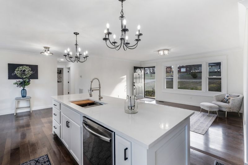 1612 Allison Ave, Columbia, TN 38401