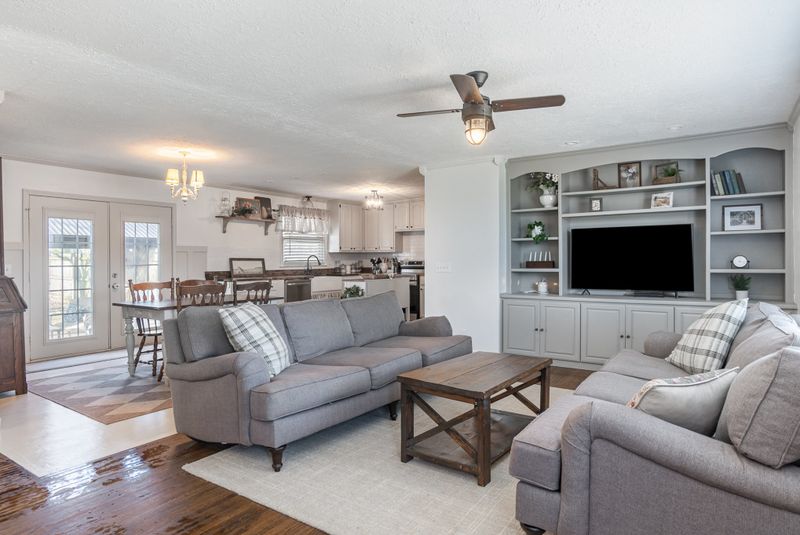 111 La Sabre Dr, Hendersonville, TN 37075