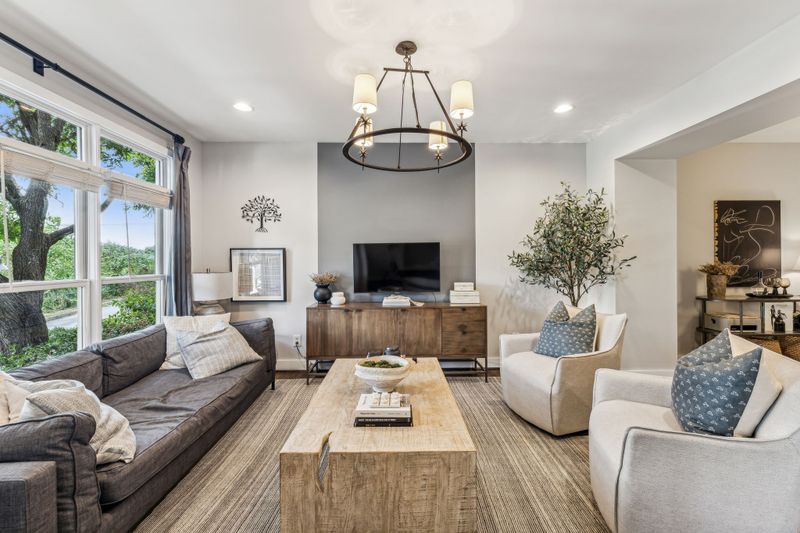 906 Ireland St, Nashville, TN 37208