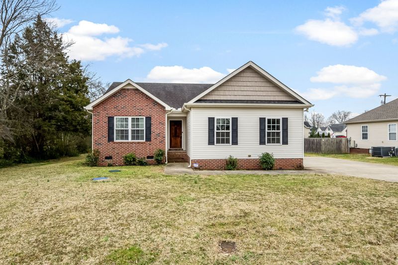 465 Crescent Rd, Murfreesboro, TN 37128