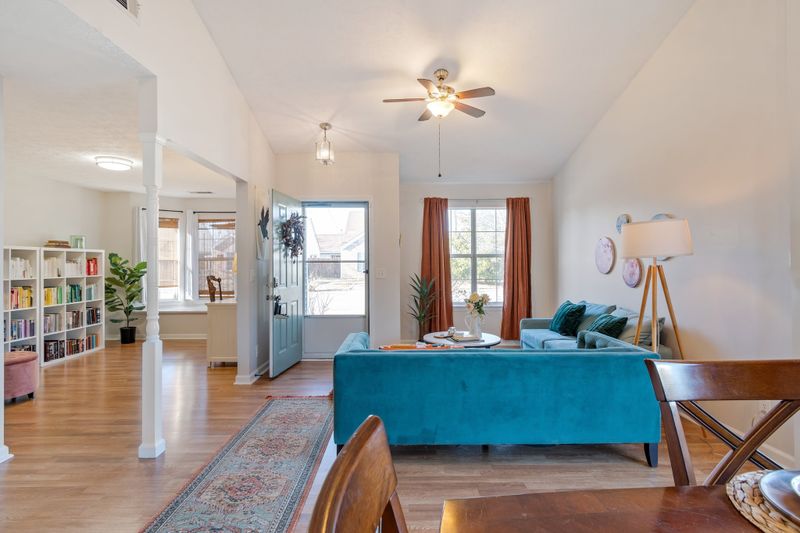 1136 Alandee St, Nashville, TN 37214