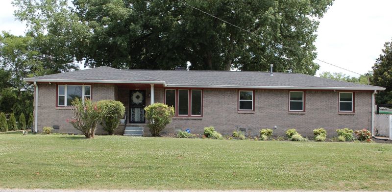 755 Rowan Dr, Nashville, TN 37207
