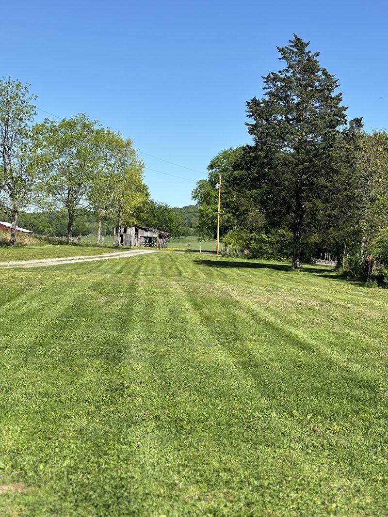 1146 Ne Young Rd, Lebanon, TN 37087