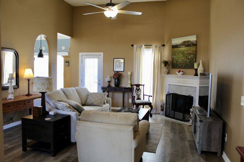 100 Kensington Ct, Hendersonville, TN 37075