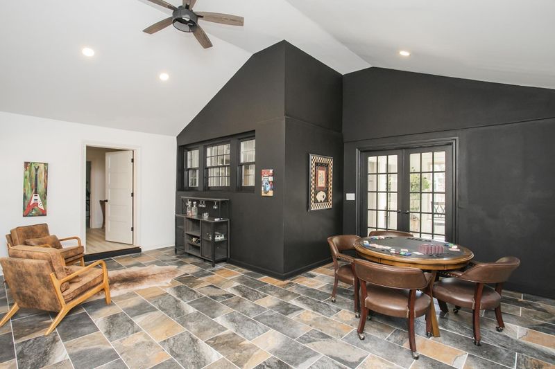2405 Gregory Dr, Nashville, TN 37216