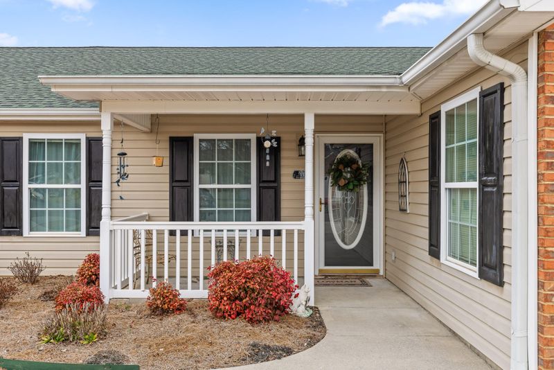 53 Anchor Dr, Rossville, GA 30741