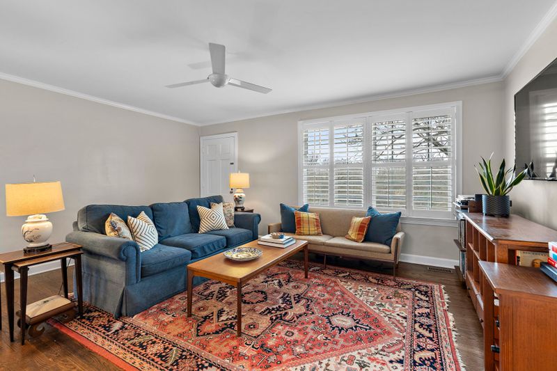 727 Kendall Dr, Nashville, TN 37209