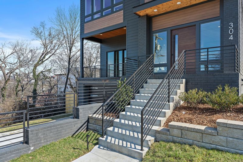 304 35th Ave N, Nashville, TN 37209