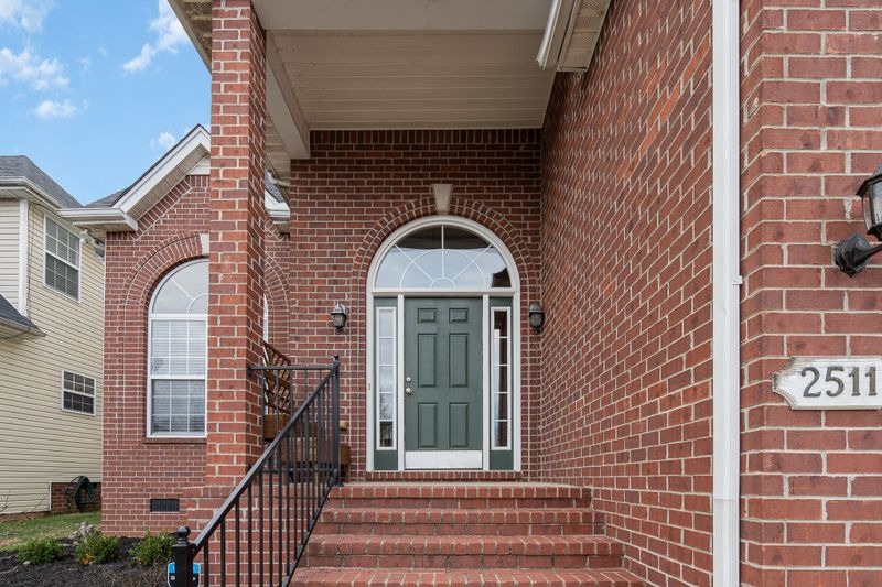 2511 Oak Hill Dr, Murfreesboro, TN 37130