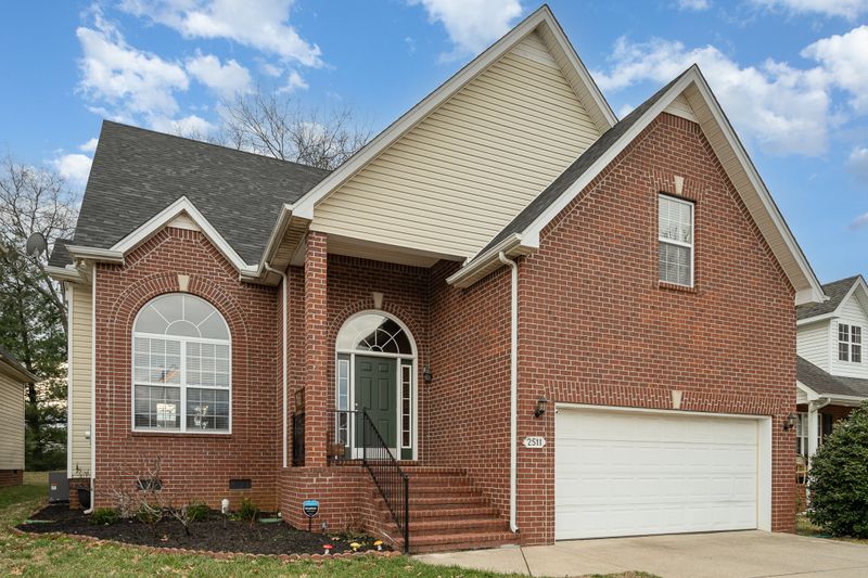 2511 Oak Hill Dr, Murfreesboro, TN 37130
