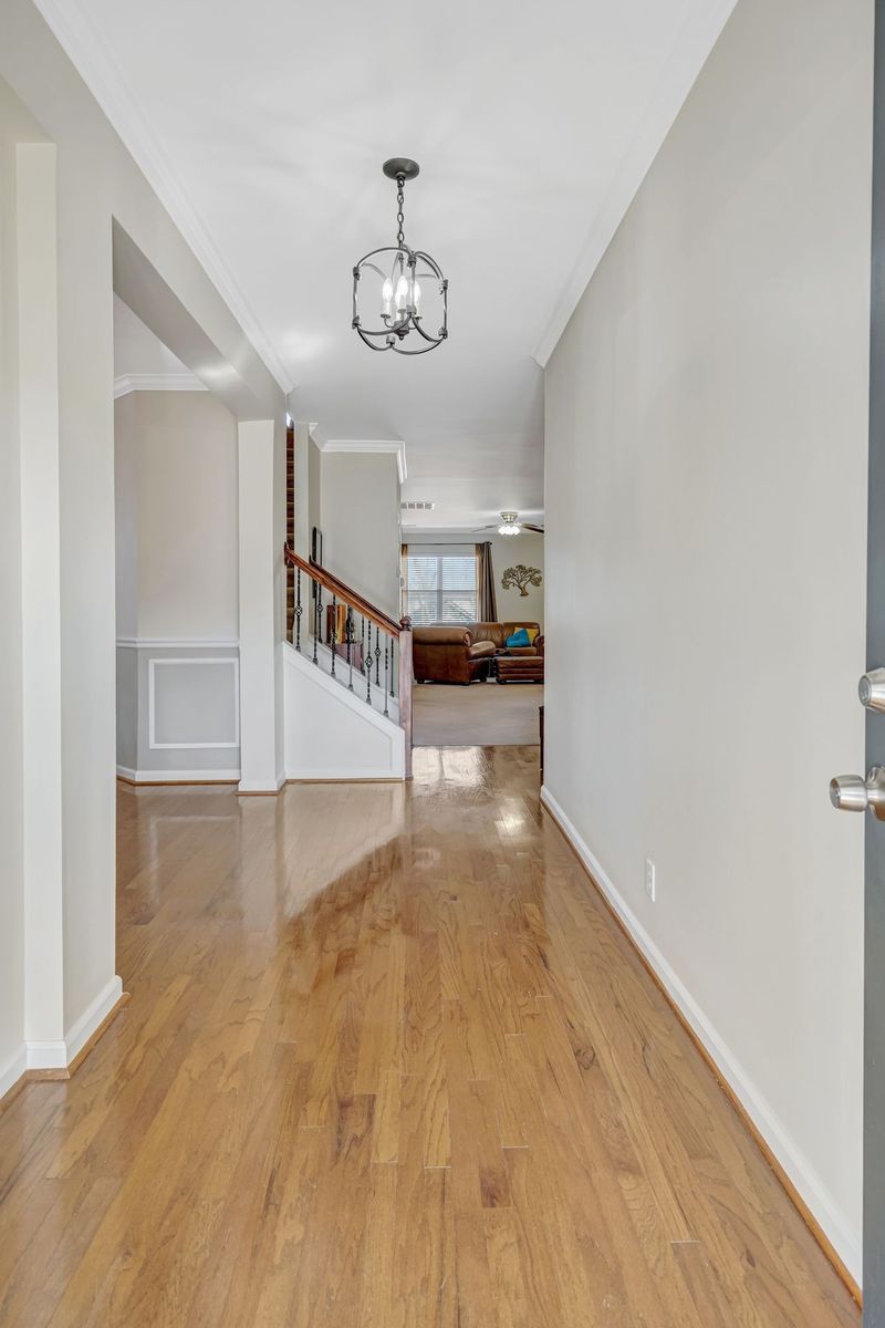 1929 Deep Woods Trl, Nashville, TN 37214