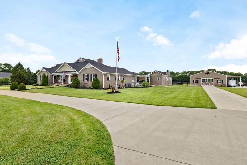 856 S Cross Bridges Rd, Mount Pleasant, TN 38474